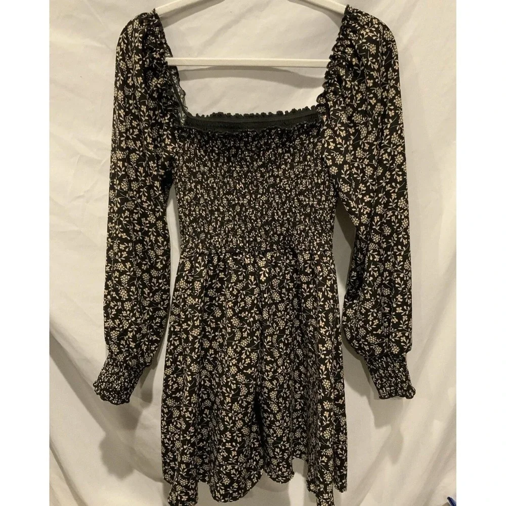 Floral Smocked Dress Womens Small Black Square Neck Long Sleeve Fit & Flare Boho